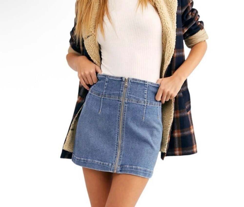 We the Free Zip Up Virgo Denim Mini Skirt Medium Wash 90's Y2K Grunge Size 27